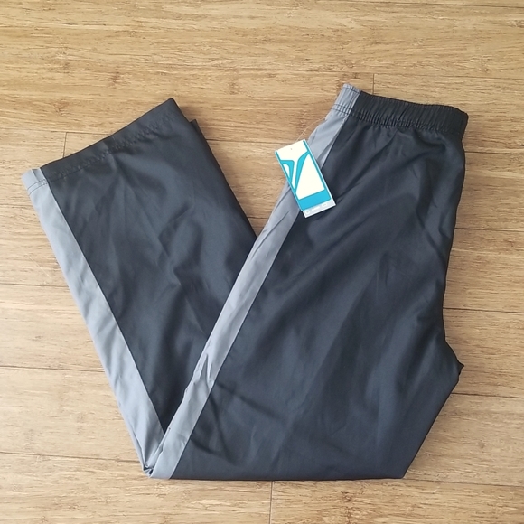 3 for $15 Boy's Old Navy Always Moving Athletic Pants - Picture 2 of 6